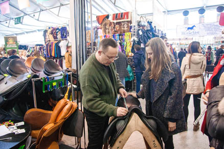 馬匹博覽會，馬具展現(xiàn)場，莫斯科馬匹博覽會現(xiàn)場